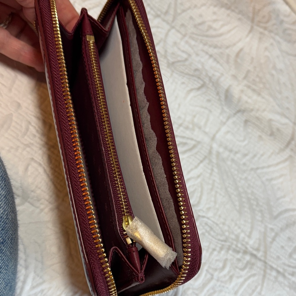 Tory Burch Shiraz Patent Leather Wallet - Picture 5 of 14